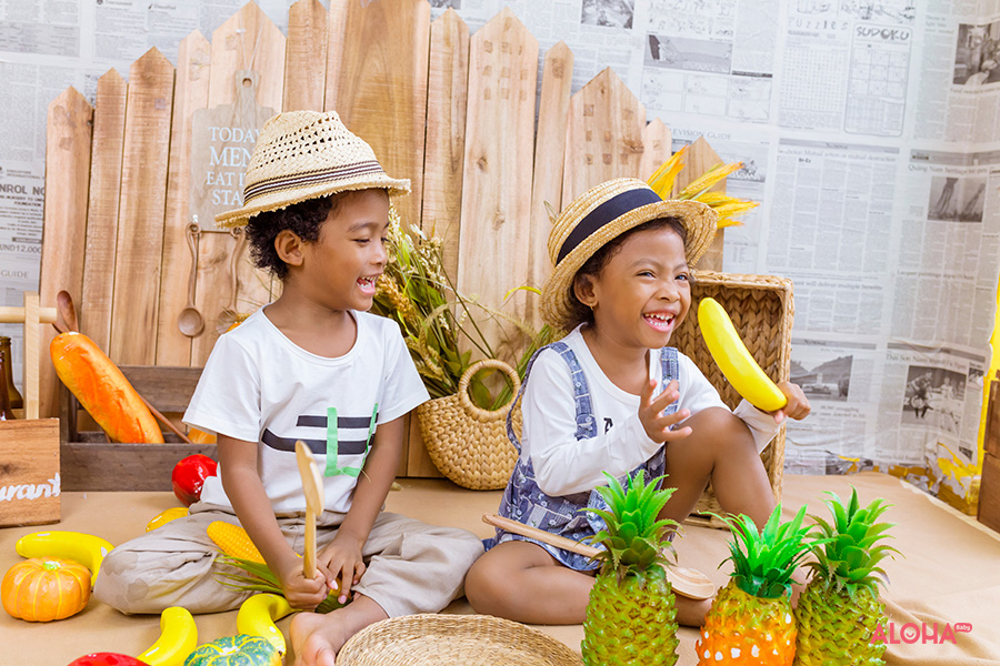 album ảnh gia đình cậu bé da đen